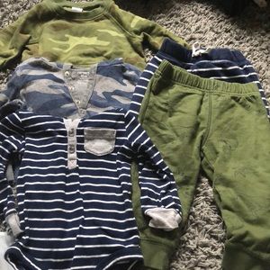 Carters bundle 12 months (random pieces)